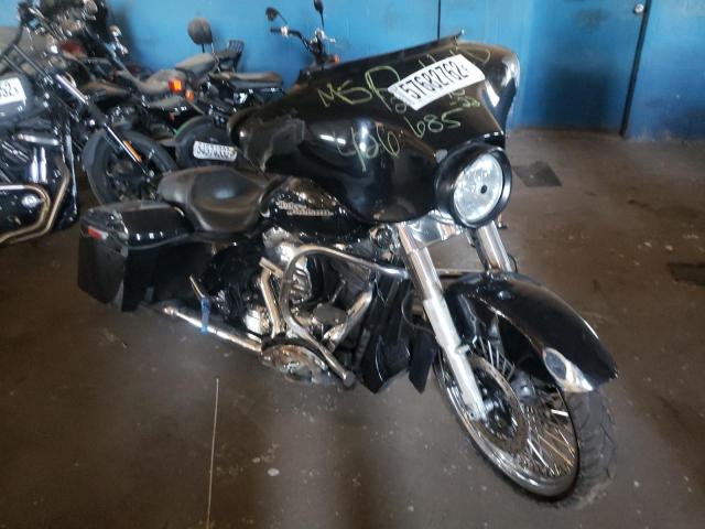 Salvage cars for sale from Copart Woodhaven, MI: 2013 Harley-Davidson Flhx Street