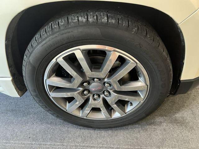 Паркетники GMC ACADIA DEN 2013 Белый