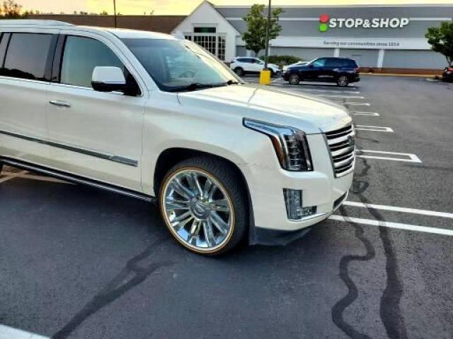 Паркетники CADILLAC ESCALADE 2016 pearl