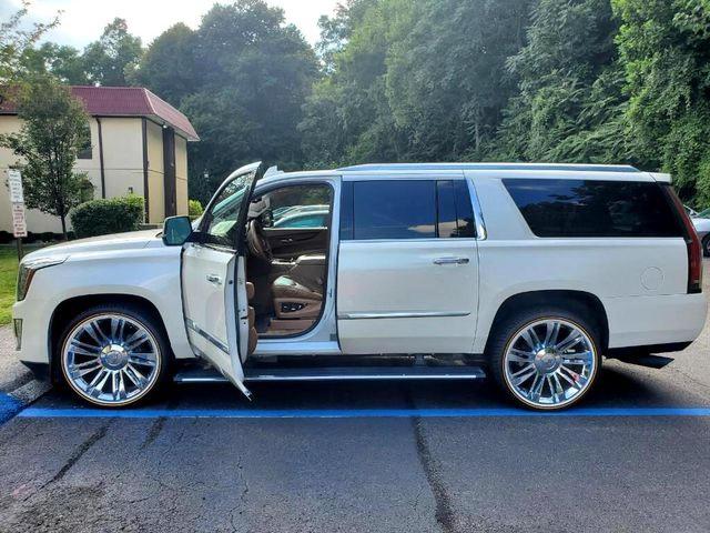 Паркетники CADILLAC ESCALADE 2016 pearl