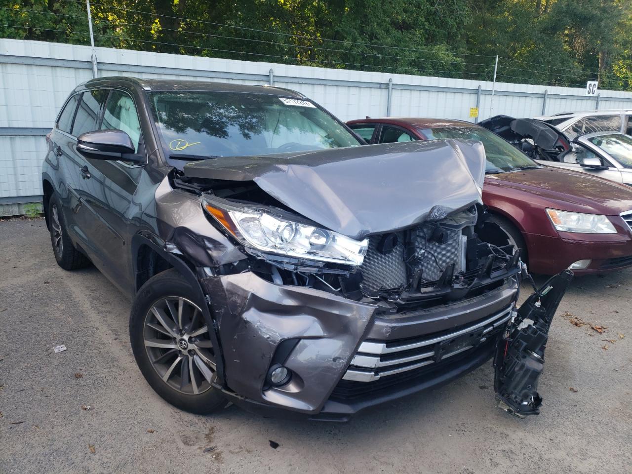 5TDJZRFH3JS901549 TOYOTA HIGHLANDER 2018