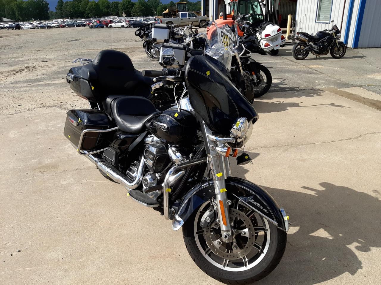 1HD1FCC10HB654049 HARLEY-DAVIDSON FLHTCU ULT 2017