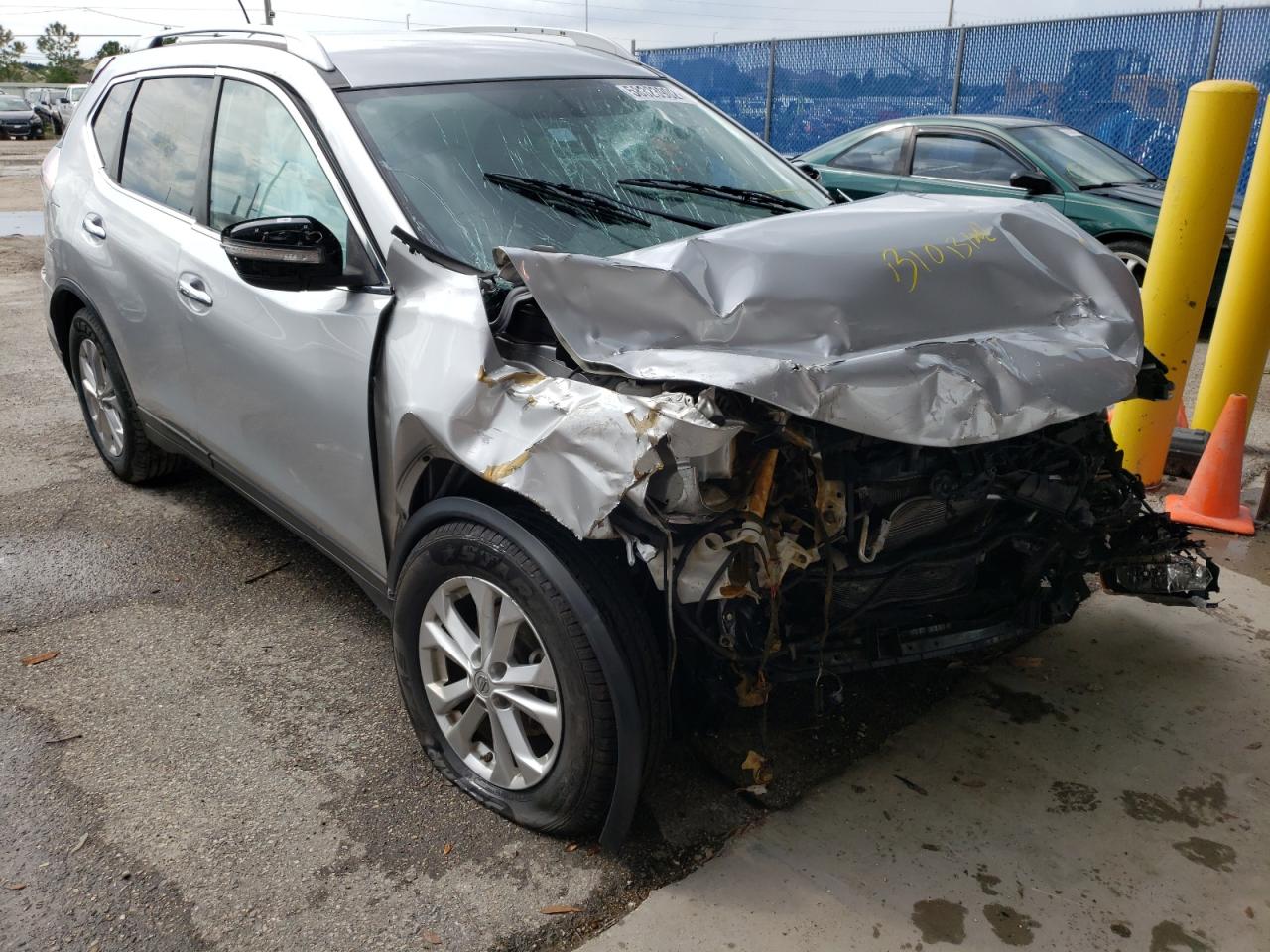 2015 Nissan Rogue S vin: KNMAT2MT1FP558791