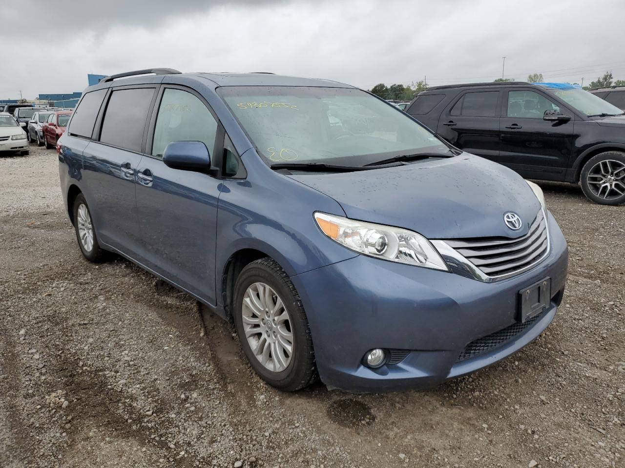 Toyota Sienna 2016