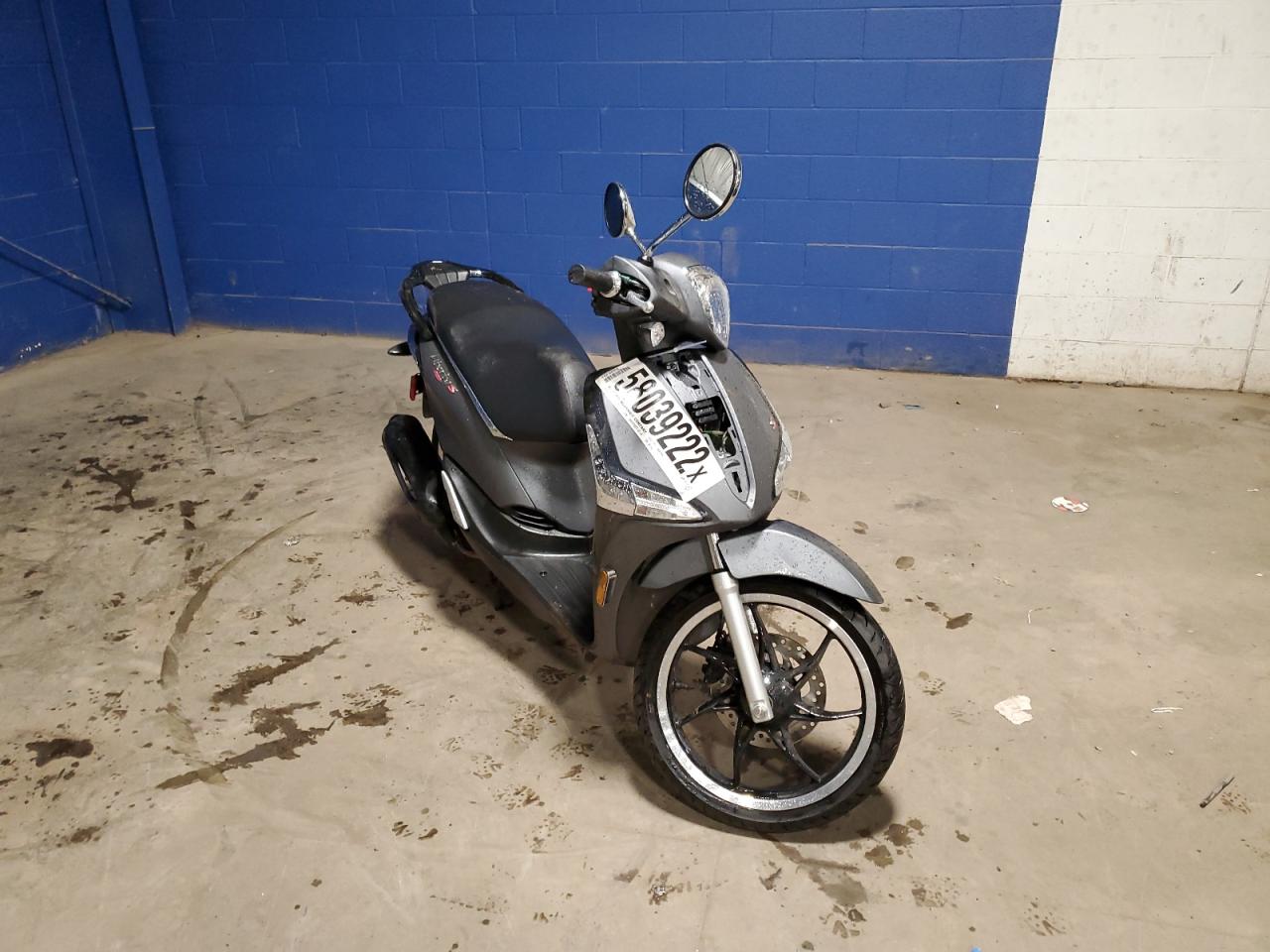 ZAPM898G4K7001080 PIAGGIO SCOOTER 2019
