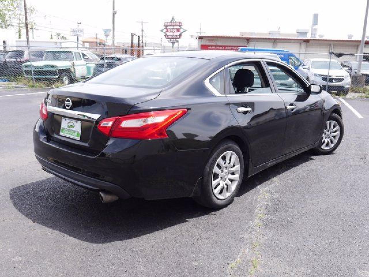 1N4AL3AP1GN356176 2016 Nissan Altima 2.5