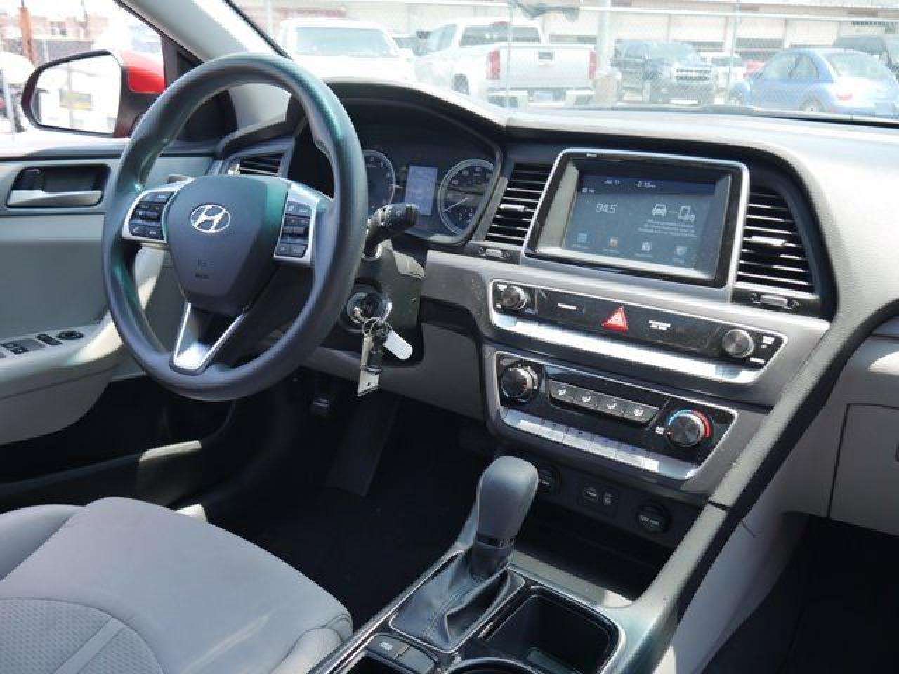 2019 Hyundai Sonata Se VIN: 5NPE24AF8KH744669 Lot: 58757182