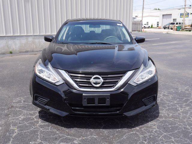 Седани NISSAN ALTIMA 2016 Чорний
