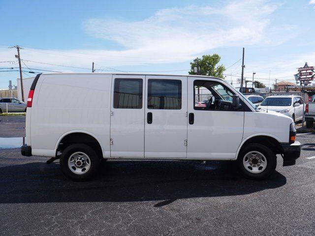  GMC SAVANA 2020 Белый