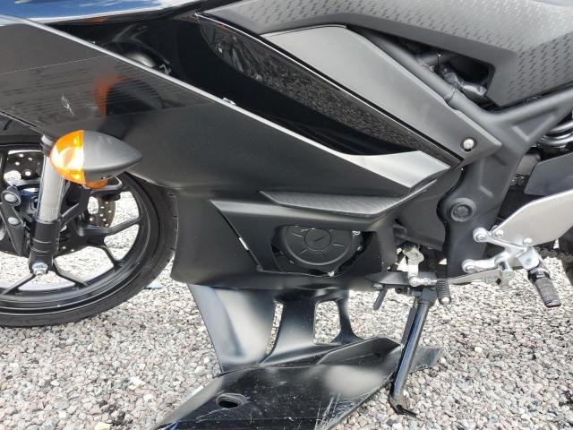 2021 YAMAHA YZFR3 A MH3RH18Y3MK007987