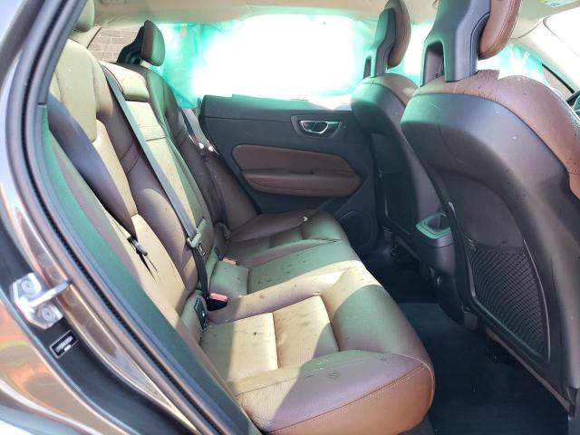 2018 VOLVO XC60 T5 LYV102RK6JB105814