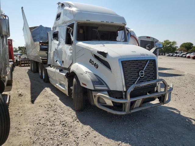 Salvage cars for sale from Copart Wichita, KS: 2019 Volvo VN VNL