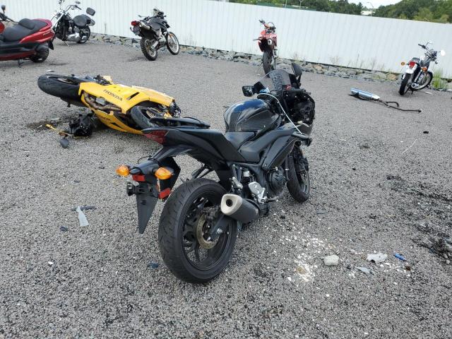 2021 YAMAHA YZFR3 A MH3RH18Y3MK007987