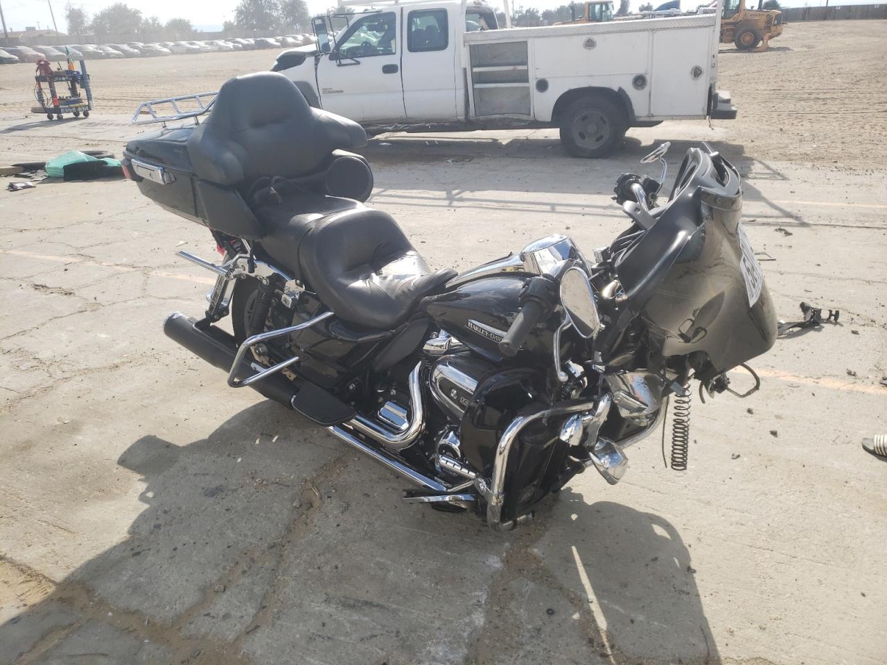 1HD1FCC30JB659047 HARLEY-DAVIDSON FLHTCU ULT 2018