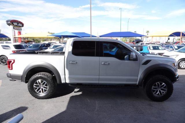 VIN: 1FTFW1RG5HFB33649 Auction: COPART Lot: 58888952 Location: TX - EL PASO 1FTFW1RG5HFB33649 FORD F150 2017 MAGNE Photo 2