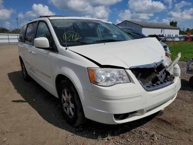 Salvage cars for sale from Copart Columbia Station, OH: 2010 Chrysler Town & Country