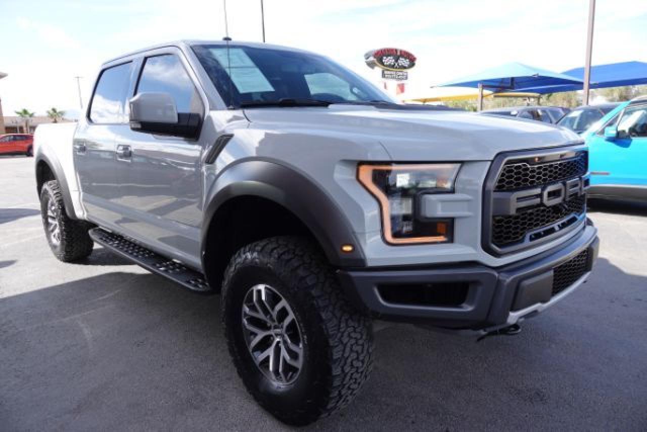 1FTFW1RG5HFB33649 2017 Ford F150 Raptor