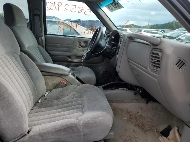 VIN: 1GNDT13W92K127441 Auction: COPART Lot: 58529152 Location: VA - FREDERICKSBURG 1GNDT13W92K127441 CHEVROLET BLAZER 2002 BLUE Photo 5