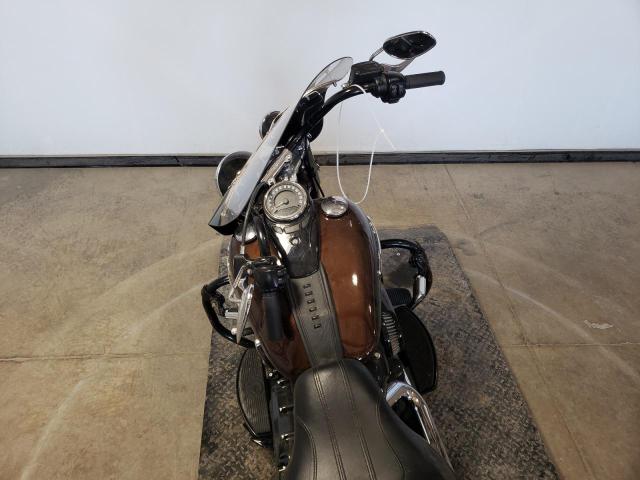 2019 HARLEY-DAVIDSON FLHCS 1HD1YBK20KB025381