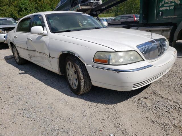 2005 Lincoln Town Car Signature Limited