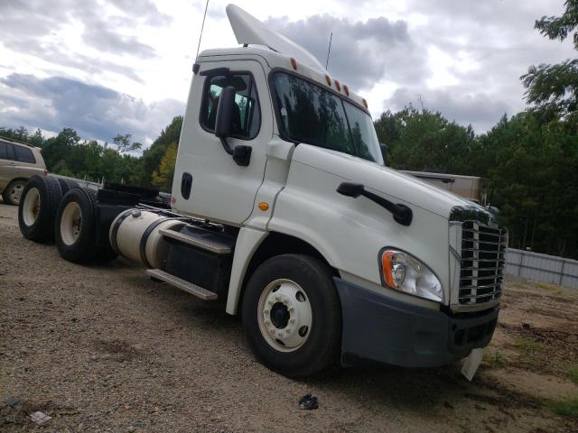Salvage cars for sale from Copart Sandston, VA: 2014 Freightliner Cascadia 1