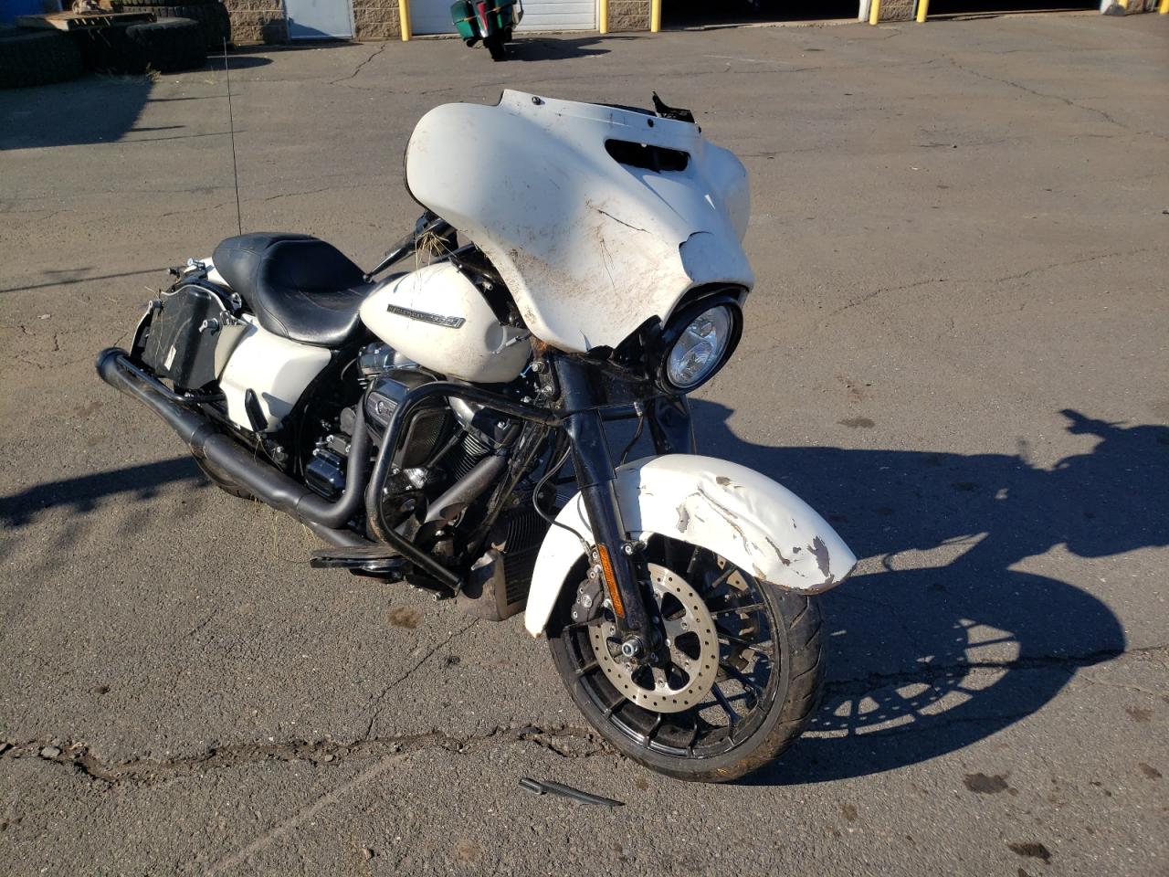 1HD1KRC16JB637017 HARLEY-DAVIDSON FLHXS STRE 2018