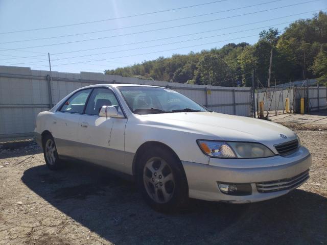 Salvage cars for sale from Copart West Mifflin, PA: 2000 Lexus ES 300