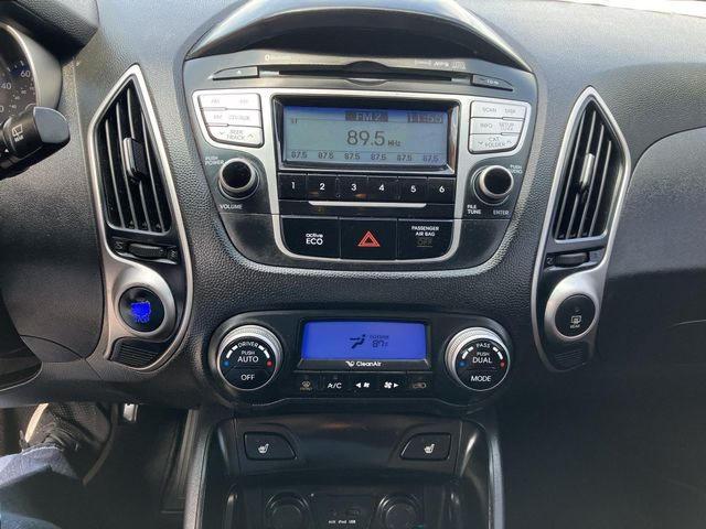 VIN: KM8JU3AC7DU692822 Auction: COPART Lot: 59233182 Location: GA - ATLANTA EAST KM8JU3AC7DU692822 HYUNDAI TUCSON 2013 WHITE Photo 2