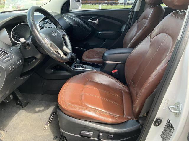 VIN: KM8JU3AC7DU692822 Auction: COPART Lot: 59233182 Location: GA - ATLANTA EAST KM8JU3AC7DU692822 HYUNDAI TUCSON 2013 WHITE Photo 8