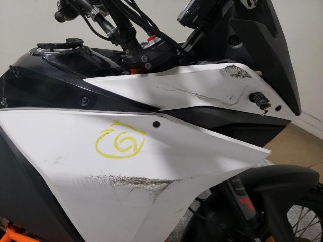 2018 KTM 1090 ADVEN VBKV49402JM985371