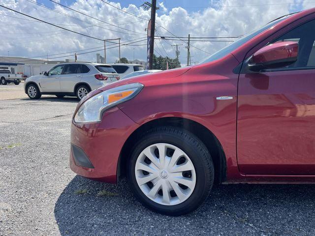VIN: 3N1CN7AP1HK440061 Auction: COPART Lot: 59241952 Location: LA - NEW ORLEANS 3N1CN7AP1HK440061 NISSAN VERSA 2017 RED Photo 3