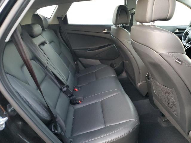 KM8J33A2XJU615271 Hyundai Tucson Value