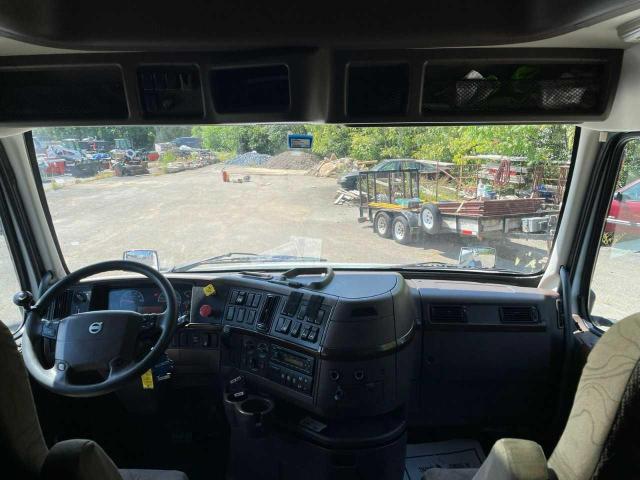 2015 VOLVO VN VNL 4V4NC9EH5FN917189