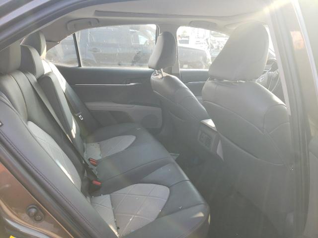 2018 TOYOTA CAM 4T1B11HK5JU024317