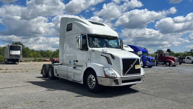 Salvage cars for sale from Copart Miami, FL: 2015 Volvo VN VNL