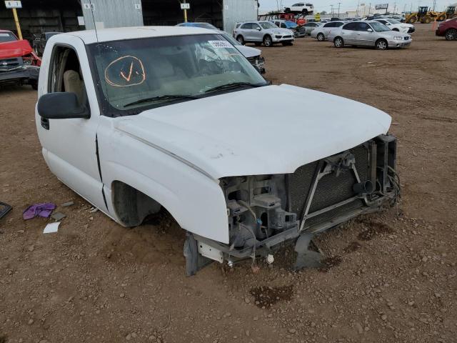 Camiones reportados por vandalismo a la venta en subasta: 2004 Chevrolet Silverado