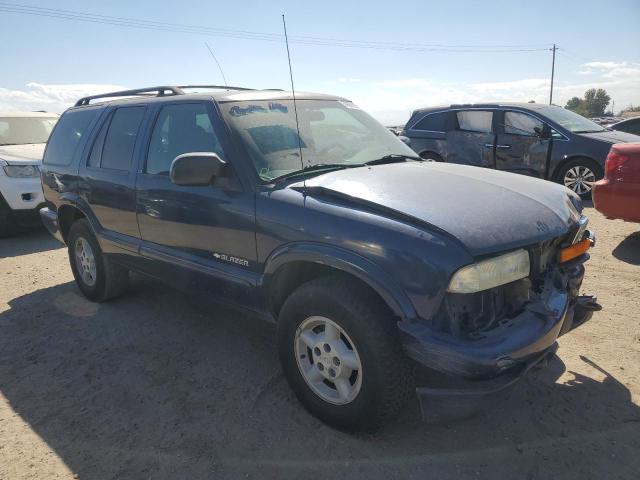 Salvage cars for sale from Copart Bakersfield, CA: 2002 Chevrolet Blazer