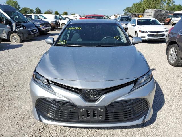 VIN 4T1B11HK4JU077591 2018 TOYOTA CAMRY no.9