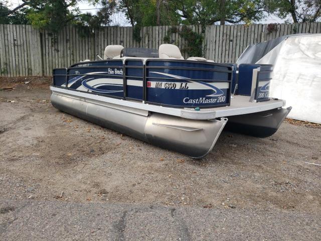 Salvage boats for sale at Ham Lake, MN auction: 2016 Suntracker Partybarge