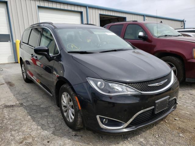 Salvage cars for sale from Copart Chambersburg, PA: 2017 Chrysler Pacifica T