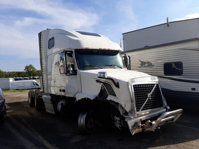 Salvage cars for sale from Copart West Mifflin, PA: 2007 Volvo VN VNL