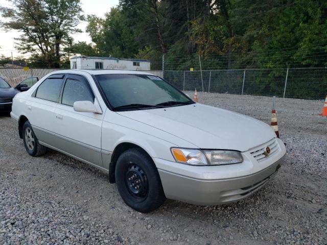 Salvage cars for sale from Copart Northfield, OH: 1999 Toyota Camry LE