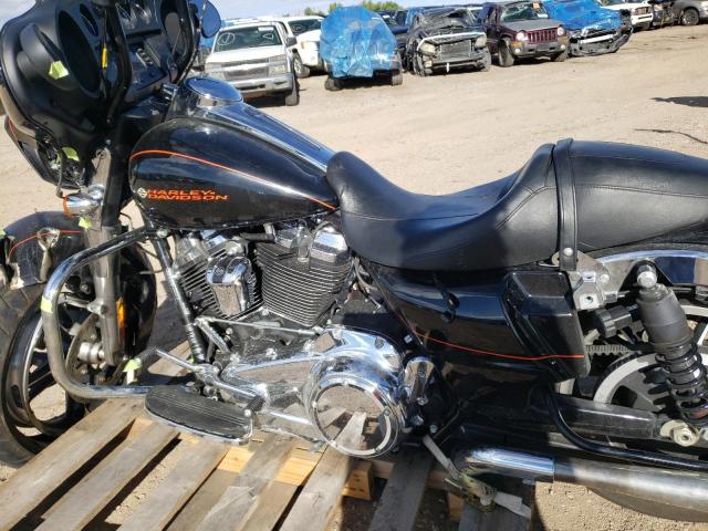 2019 HARLEY-DAVIDSON FLHX - 1HD1KBC15KB658305