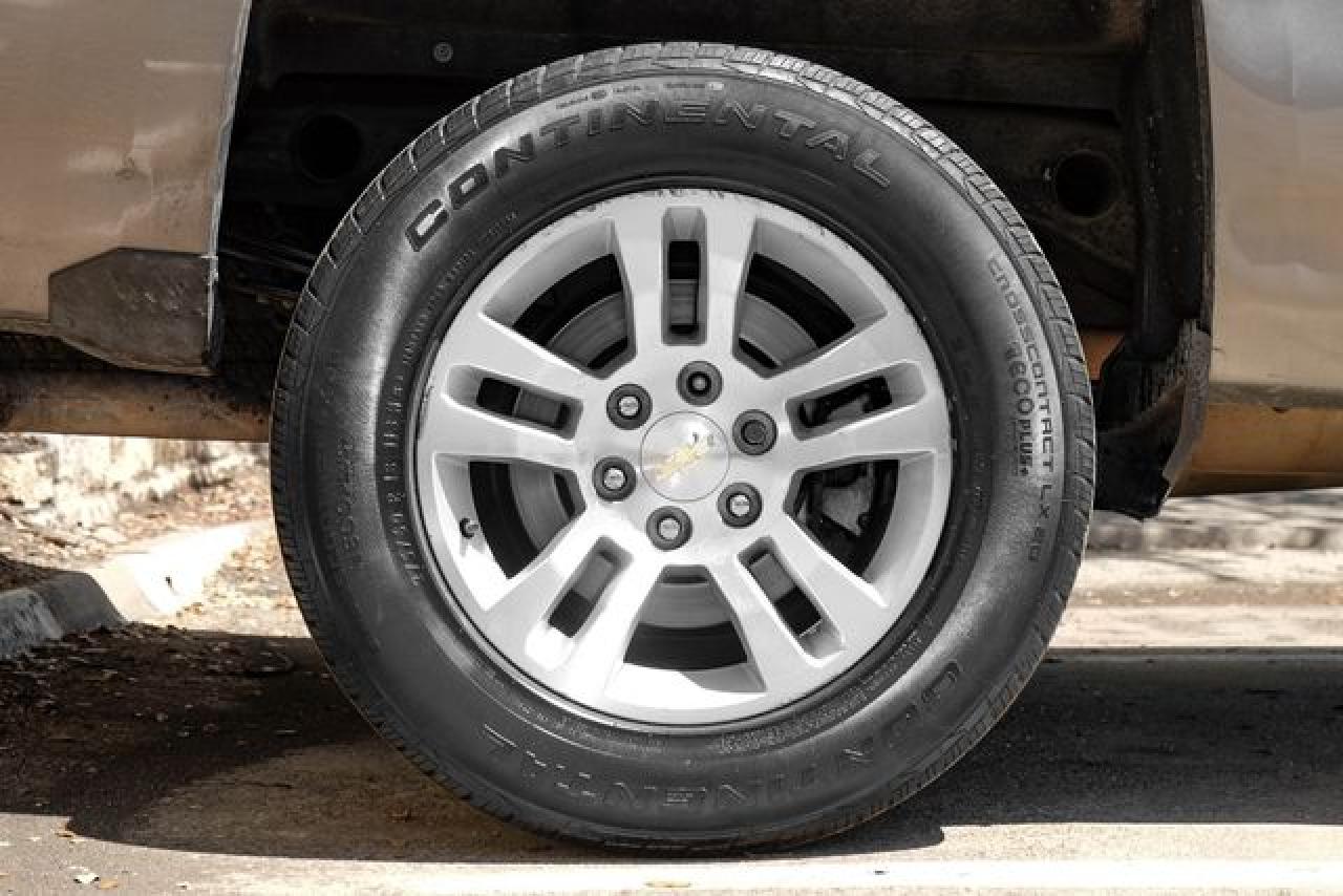 2017 Chevrolet Silverado C1500 Lt VIN: 3GCPCREC0HG305065 Lot: 60564222