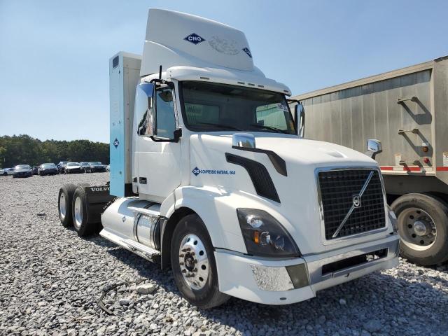 Salvage cars for sale from Copart Cartersville, GA: 2015 Volvo VN VNL
