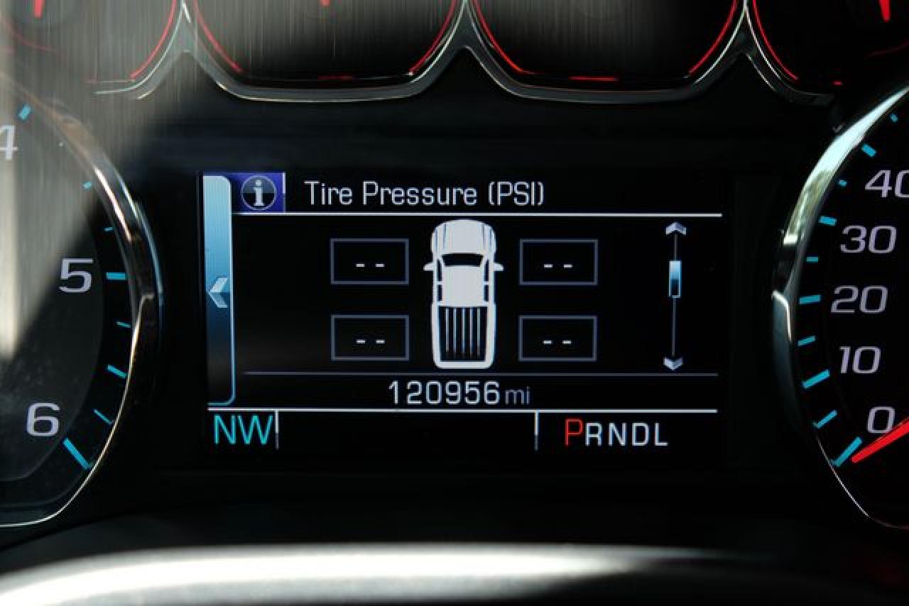 2017 Chevrolet Silverado C1500 Lt VIN: 3GCPCREC0HG305065 Lot: 60564222