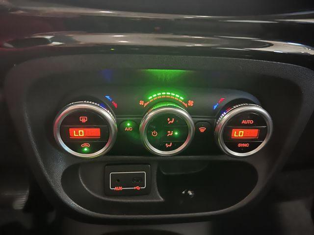 VIN: ZFBCFADH0GZ038256 Auction: COPART Lot: 60749802 Location: VA - HAMPTON ZFBCFADH0GZ038256 FIAT 500 2016 BLUE Photo 26