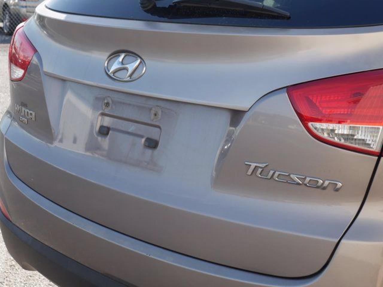 KM8JU3AC5CU422583 2012 Hyundai Tucson Gls