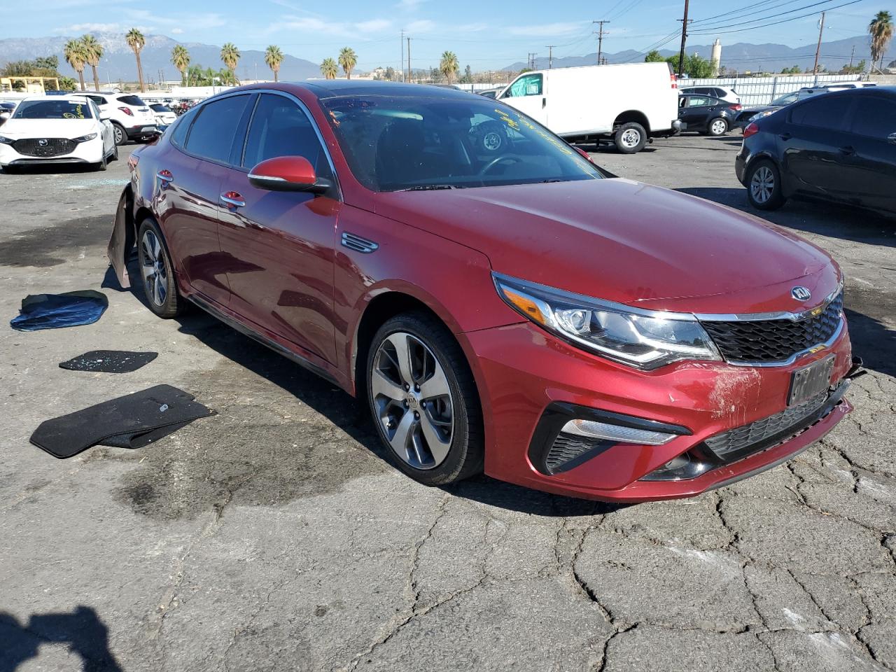 Kia Optima 2019 красная