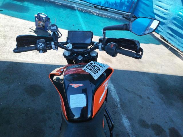 2017 KTM 390 DUKE MD2JPJ406HC240755